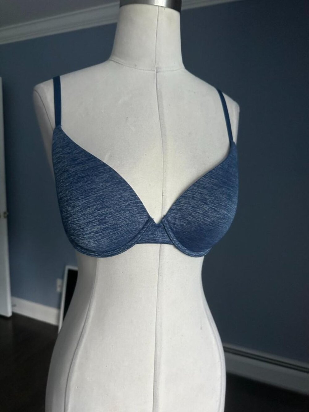 Victoria's Secret T-shirt Bra Uplift Semi Demi Navy 32D